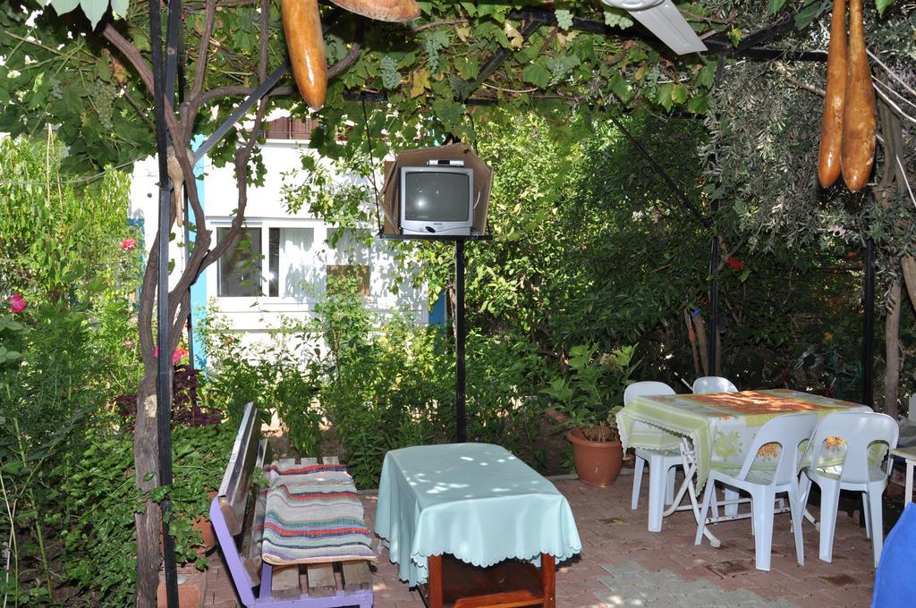 Keramos Pansiyon Finike Exterior photo