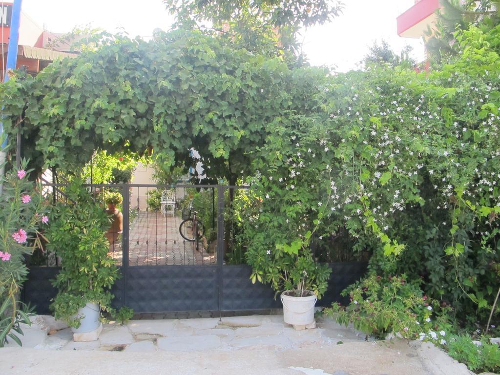 Keramos Pansiyon Finike Exterior photo